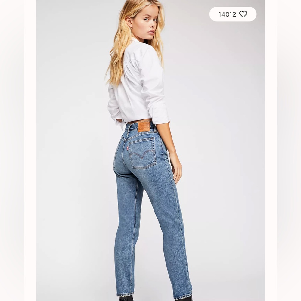 NEW WITH TAGS LEVIS WEDGIE JEANS